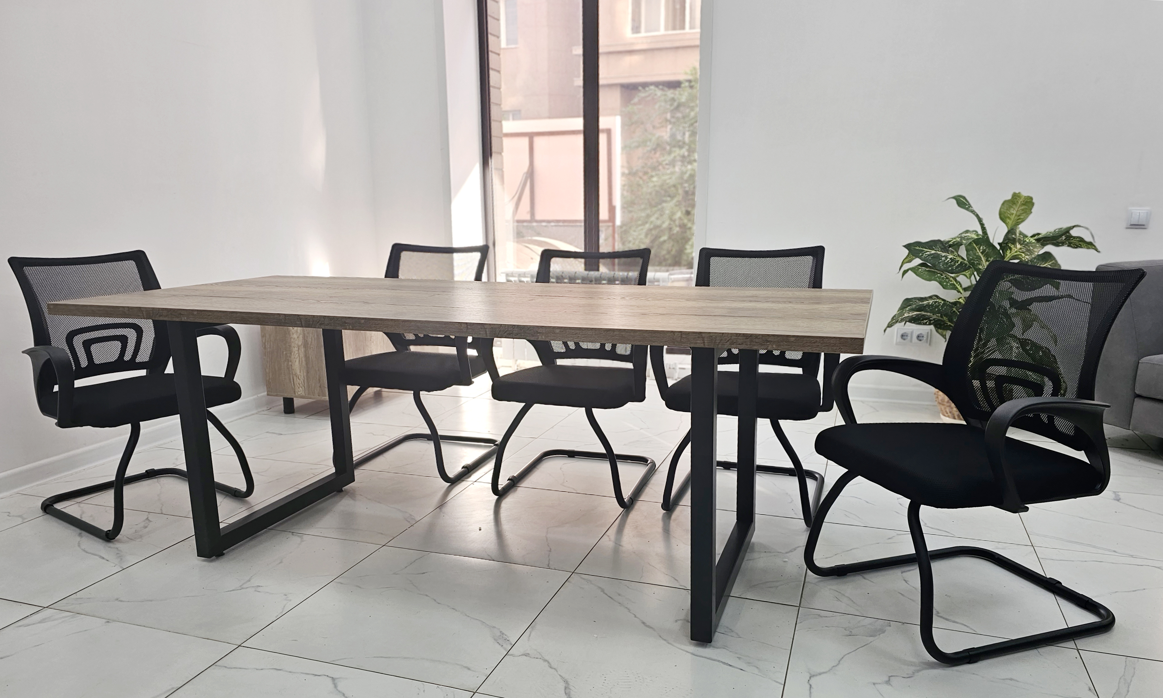 Конференц-стол Batyr