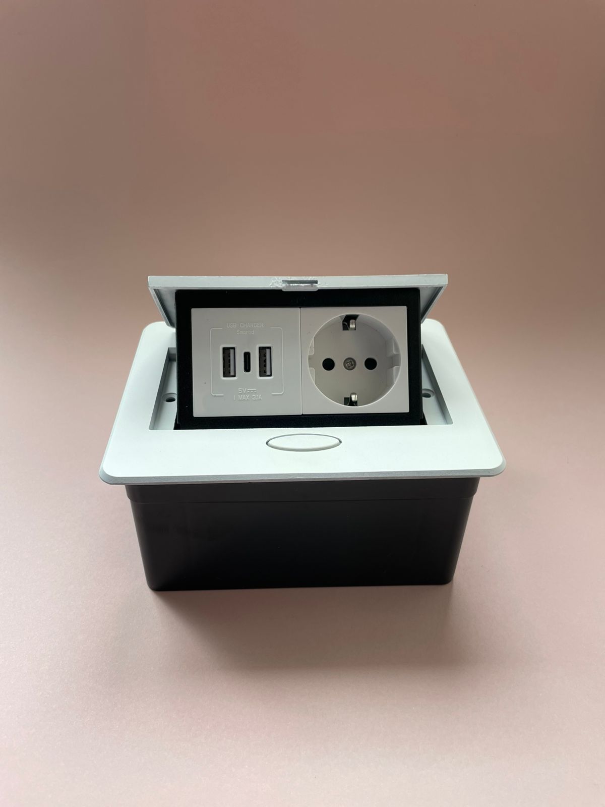 Выдвижной блок розеток